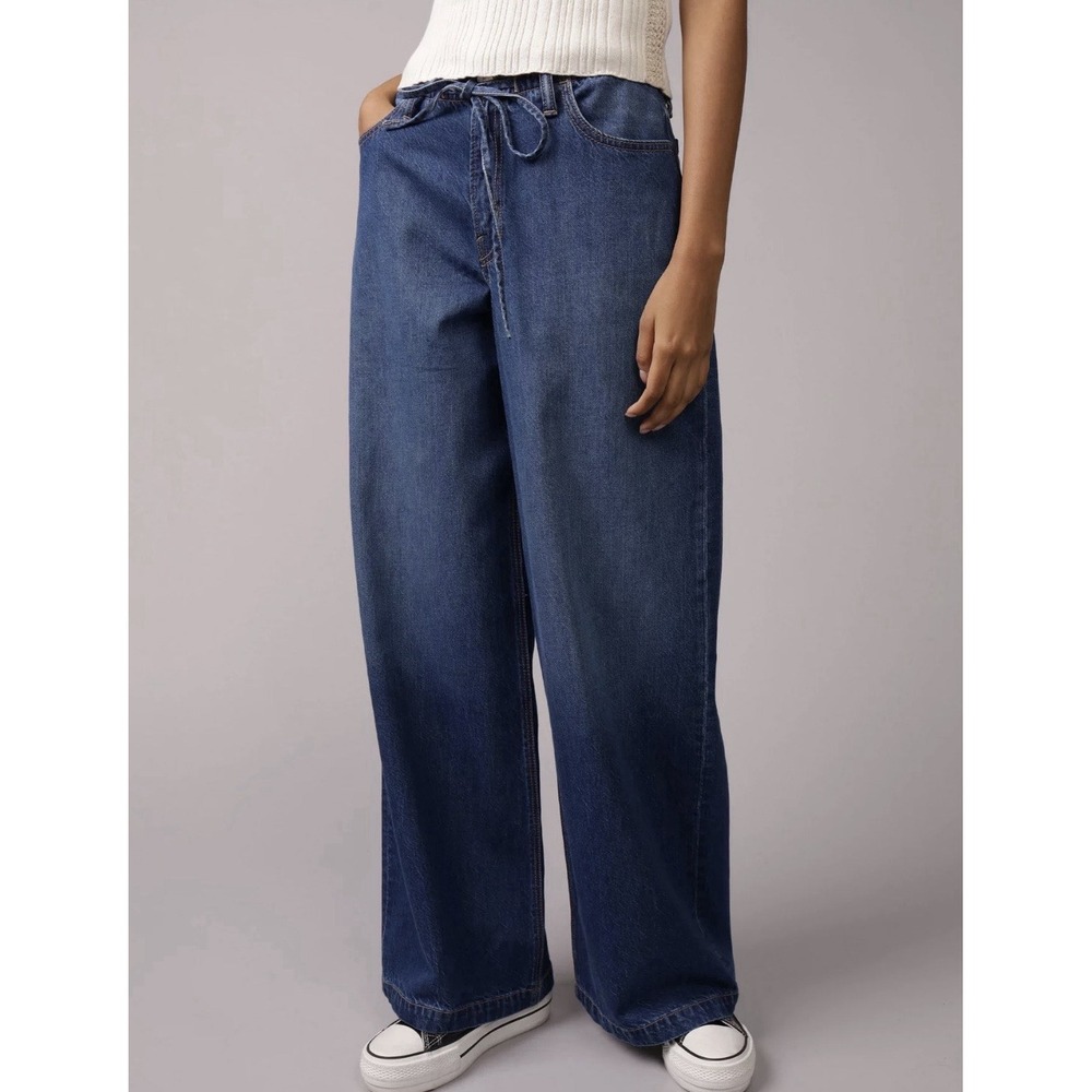 American Eagle Strigid Low Rise Ultra Wide Leg Jeans Women's Size 4 Y2K Baggy